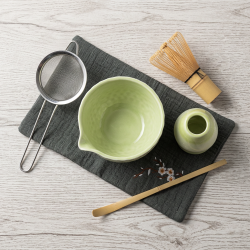 Matcha set 4Barista (light green) – um conjunto de cerâmica para preparar chá matcha 