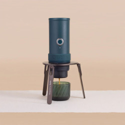 OutIn Foldable Coffee Stand  – suporte dobrável para cafeteira