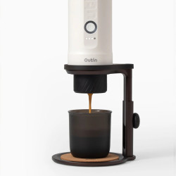 OutIn Nano 2 (Pearl white) - cafeteira de viagem