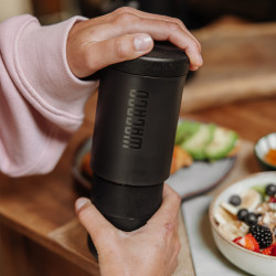 Wacaco Prestina (coal black) – uma cafeteira portátil